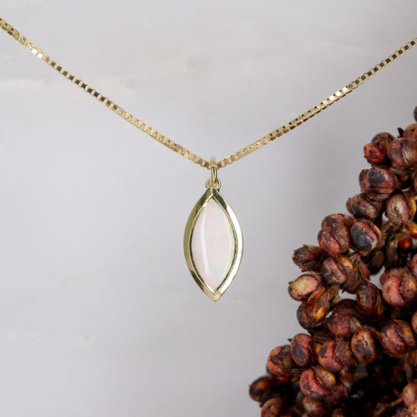 18ct yellow gold marquise opal pendant
