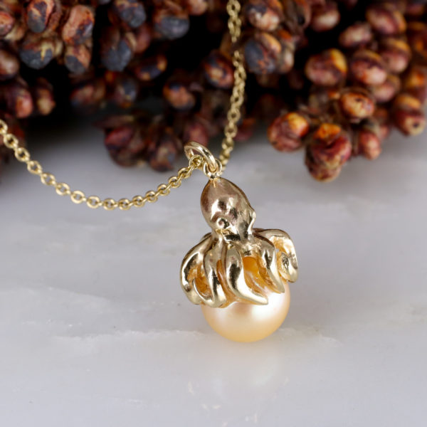 9ct yellow gold octopus pendant with golden pearl